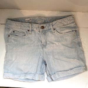 GAP light wash denim shorts